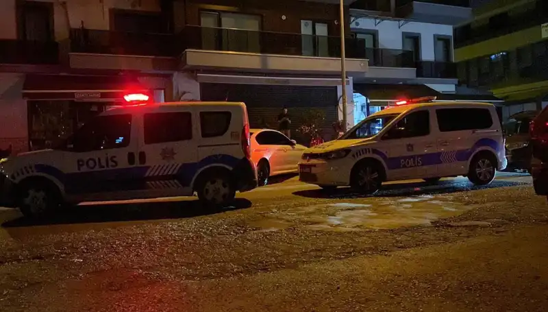 Kocaeli'de Gençler Arasında Bıçaklı Kavga: Kanlı Olayda İki Yaralı