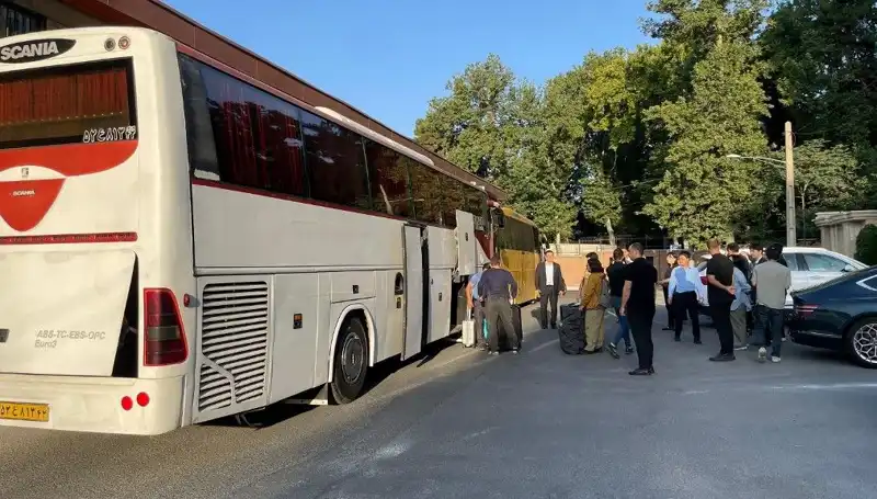Şiraz'da Otobüs Faciası: 21 Can Aldı, Soru İşaretleri ile Dolu