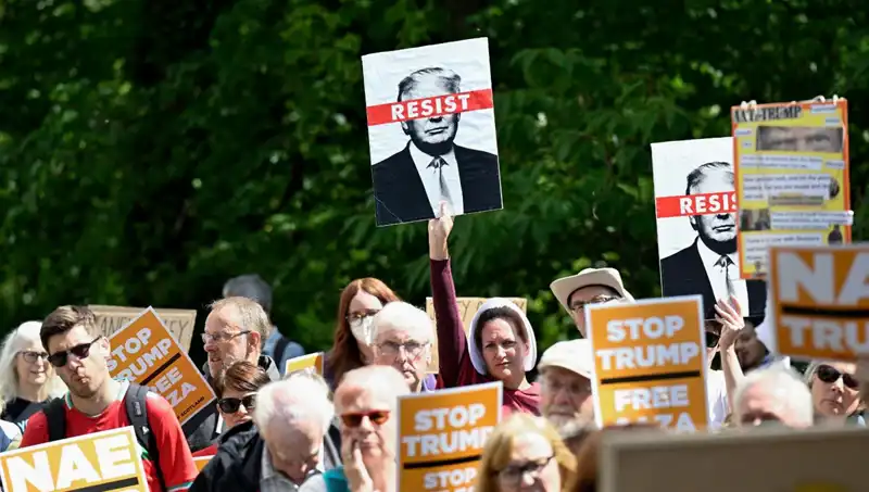 Trump İskoçya'da Golf Oynarken Protestolarla Karşılaştı: Tepkiler Yükseliyor