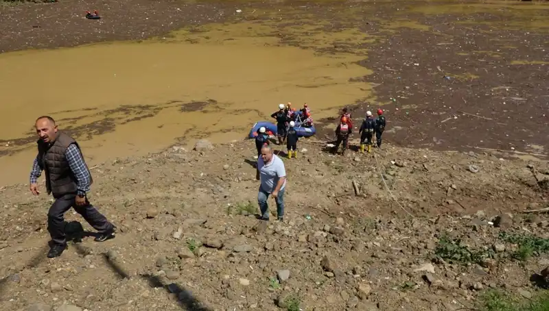 Trabzon'da Fırtına ve Sel: Adam Su Tahliye Ederken Hayatını Kaybetti