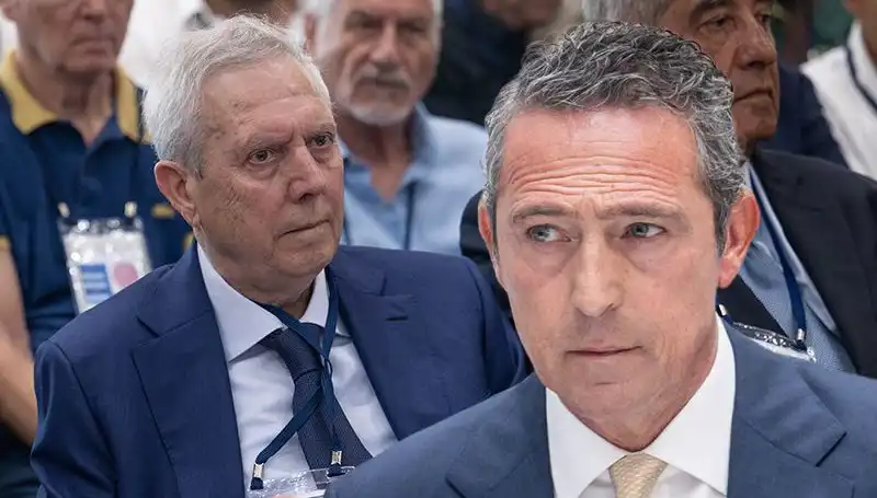 Fenerbahçe Divan Kurulu'nda Gerilim: Aziz Yıldırım'dan Çarpıcı Adaylık Açıklaması
