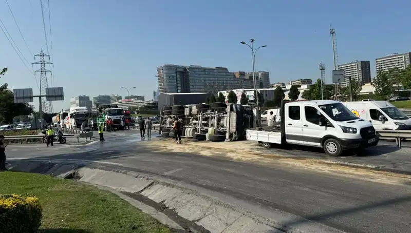 D-100 Yan Yolda Betondan Fırtına: Devrilen Mikser ve Sonrası!