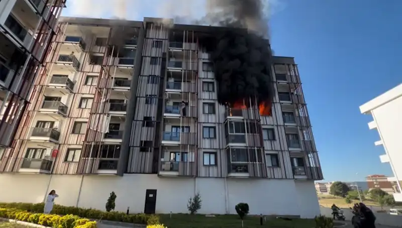 Çanakkale'de Korkutucu Yangın: Gece Yarısı Korku Dolu Anlar