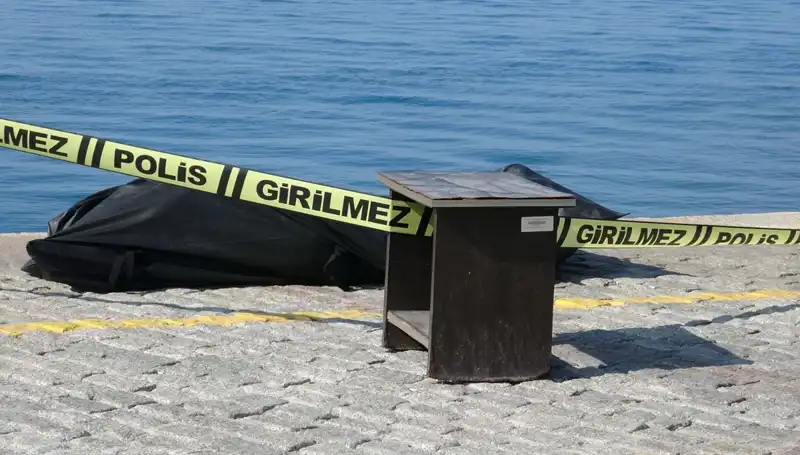 Falezlerin Arasında Bulunan Erkek Cesedi, Gizemini Koruyor