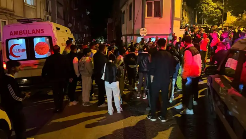 Balıkesir'de Sokak Ortasında Kan Donduran Kavga: Sopayla Başladı, Kesici Aletle Bitti