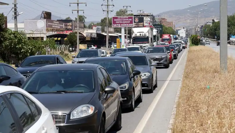 Aydın ve Muğla Arasında 60 Kilometrelik Araç Kuyruğu Sürücüleri Tedirgin Ediyor