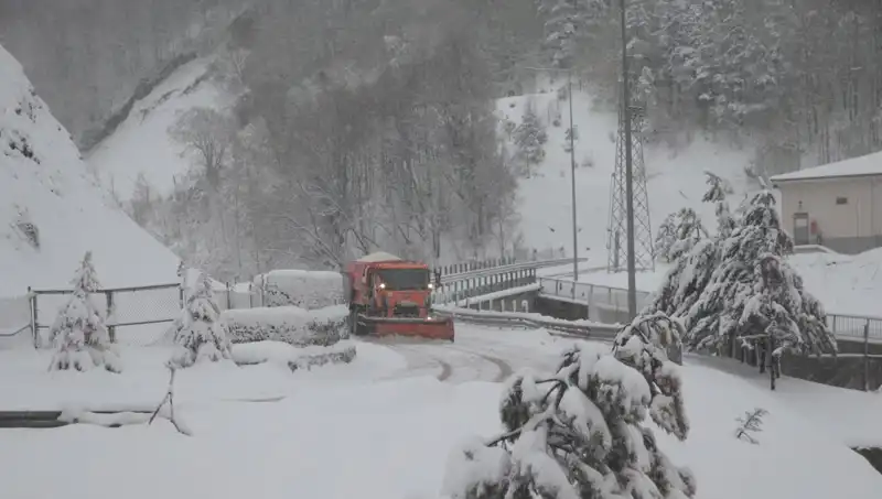 Bolu Dağı'nda Kar Yağışı: Kışın Güzellikleri Rüyası Başladı