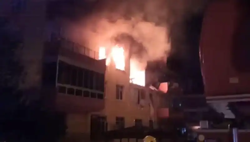 Konya'da Dört Katlı Binada Doğalgaz Patlaması: 12 Yaralı Dartın Nagası!