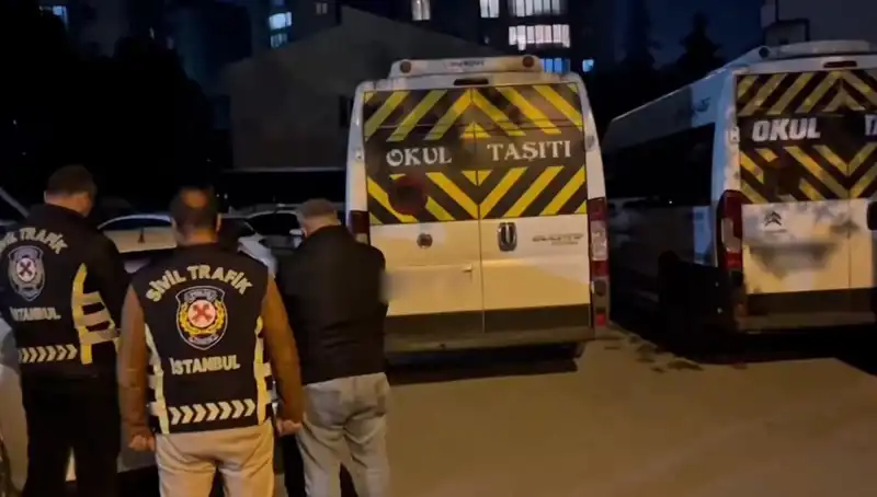Sosyal Medyada Tepki Çeken Olay: İki Servis Sürücüsü Yakalandı