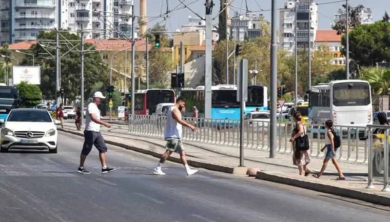 Türkiye'de Trafik Kazalarında Bilinçsizlik Artıyor: İkinci Sıra İle Gözler Önünde