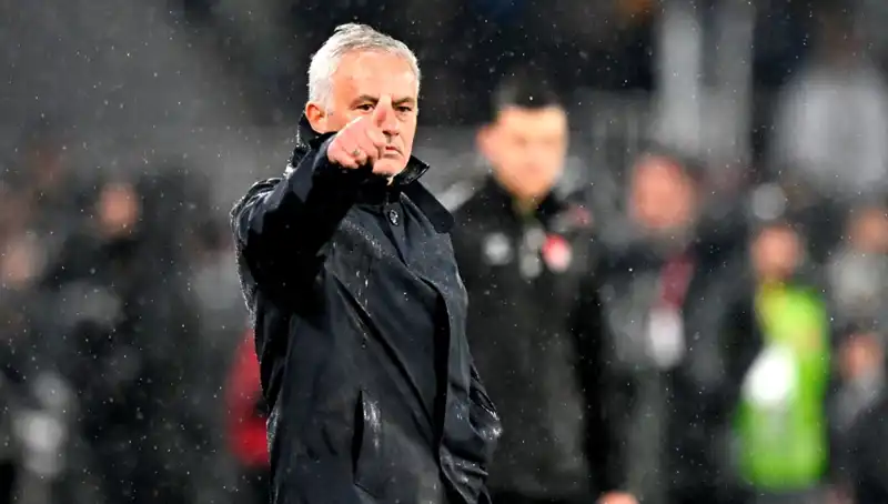 Mourinho, İngiltere'de Yıldız İsimler İçin Özel Görüşmeler Yürüttü!