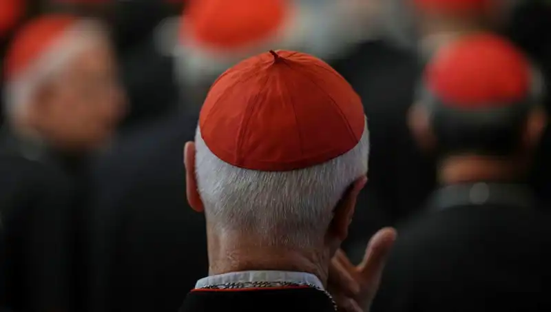 Yeni Papa Seçimi İçin Konklav Tarihi Belli Oldu: Sert Yarış Başlıyor!