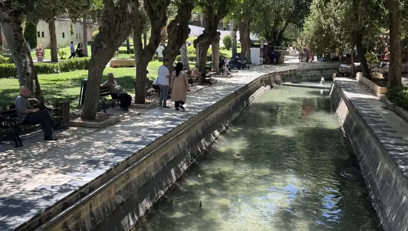 Şanlıurfa’da Sıcak Havalardan Bunalan Vatandaşlar Ne Yapıyor?
