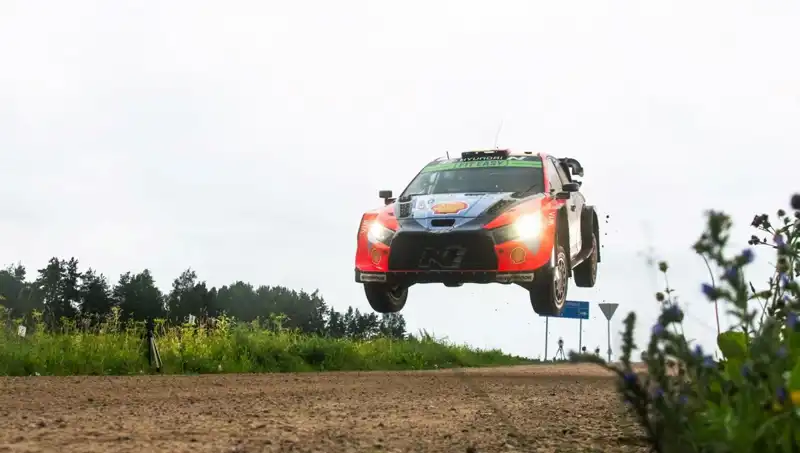 Otomobil Rallisinde Trajik Kaza: İki Seyirci Hayatını Kaybetti