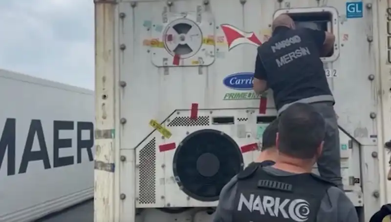 Mersin'de Uyuşturucu Operasyonunda Büyük Çöküş: Yüzlerce Kilo Ele Geçirildi