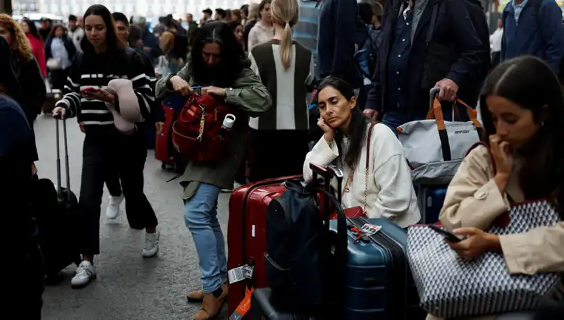 İspanya'da Kablo Hırsızlığı Nedeniyle Tren Yolcuları Mahsur Kaldı