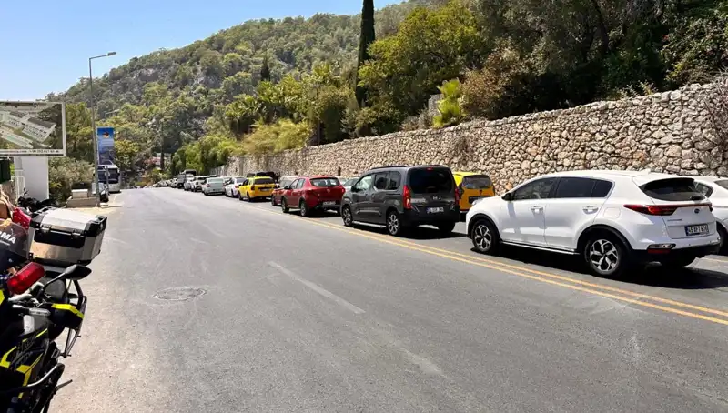 Fethiye-Ölüdeniz Yolunda Tatilciler İçin Üç Kilometrelik Kuyruk Oluştu