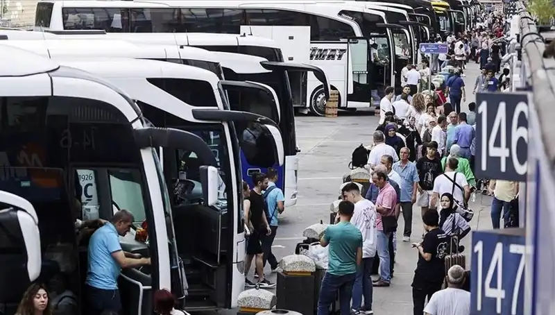 Geçen Yıl İstanbul'dan Ayrılanların Sayısı Rekor Kırdı: 369 Bin 453 Kişi