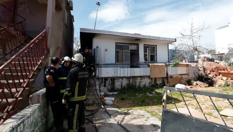 Antalya'da Gecekondu Yangını: Panic İçinde Yanan Hayatlar