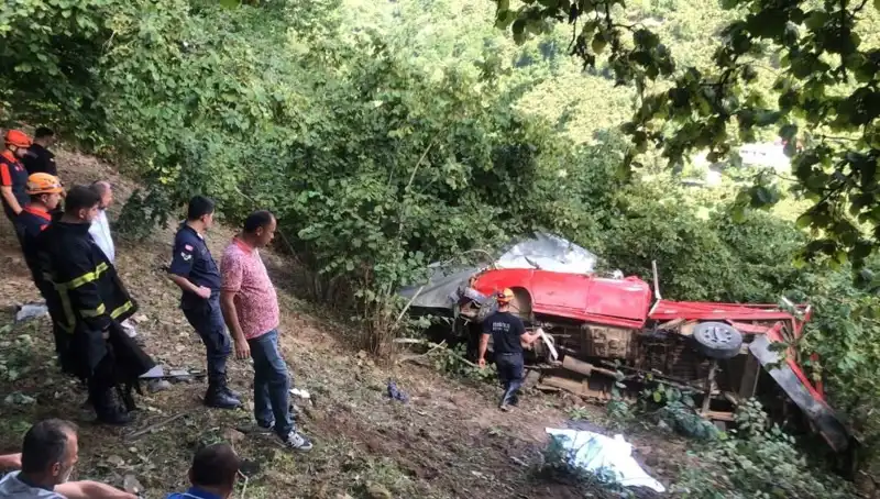 Fındık İşçilerini Taşıyan Araç Kaza Yaptı: Can Kayıpları ve Yaralılar Var
