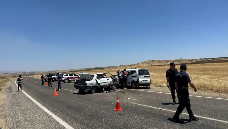 Adıyaman'da Faciaya Yol Açan Trafik Kazası: 4 Canını Yitirdi