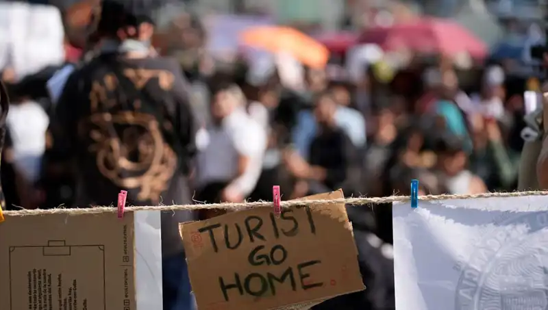 Meksika’da Turist Akınına Tepki: Yerel Halk Özlem Duyuyor