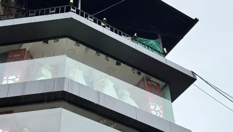 Giyim Mağazasında Korkutan Yangın: Alışveriş Merkezini Alevler Sardı