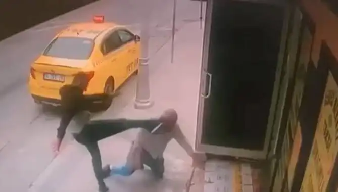 Taksi Durağında Şok Edebileceğiniz Sıra Dışı Olay: Alacaklı Bacağını Kırdı!