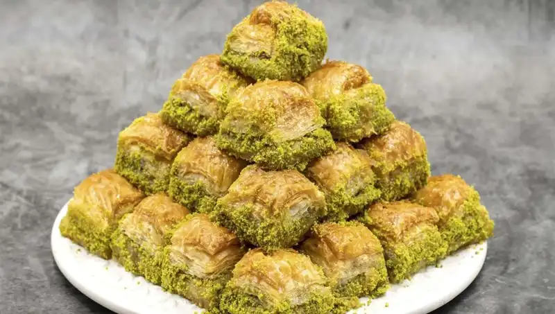 Baklavada Bulunan Bakteri Sağlık Tehlikesi Mi? Uzmanlar Uyarıyor