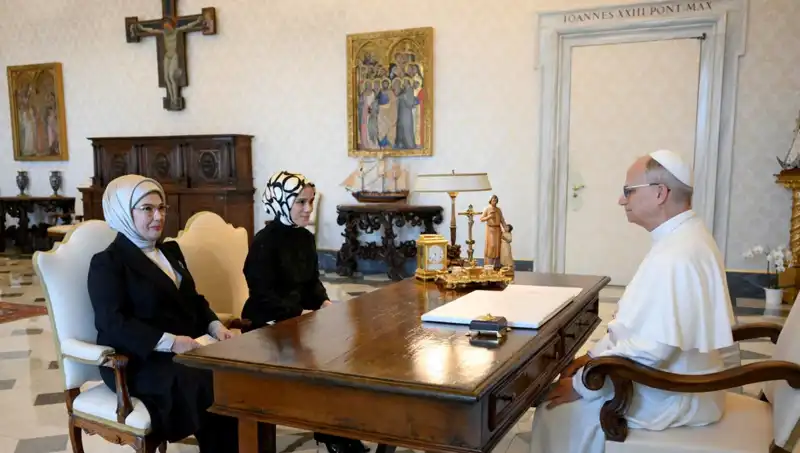 Emine Erdoğan ve Papa Leo Bir Araya Geldi: Gazze Üzerine Önemli Görüşmeler