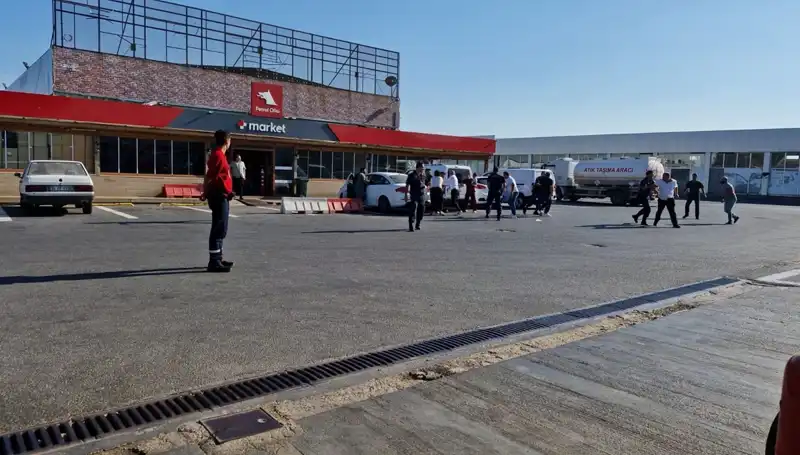 İki Aile Arasında Çıkan Omuz Atma Kavgası Akaryakıt İstasyonunu Karıştırdı