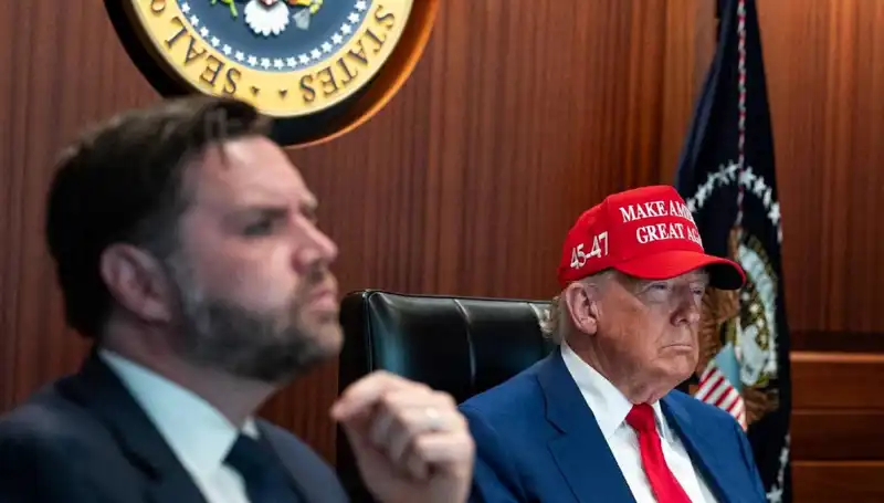 Trump’ın Azil Tasarısı Reddedildi: Siyasi Arenada Neler Olacak?