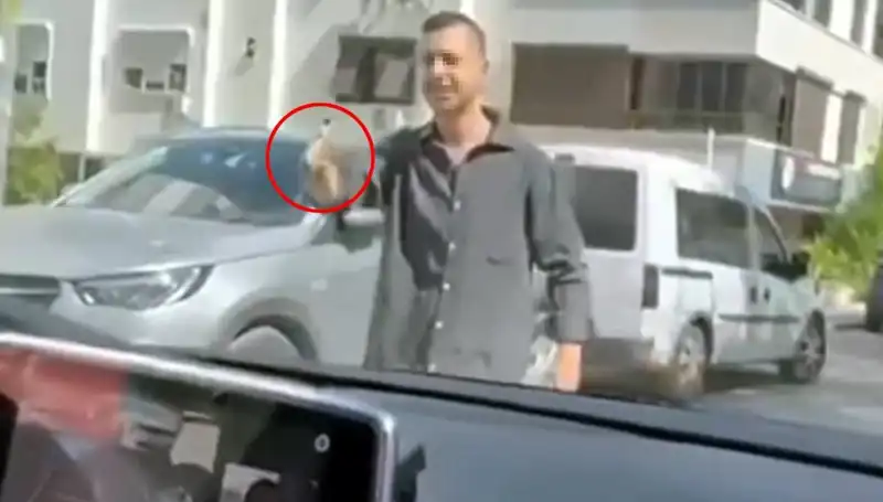 Trafikte Kadınlara Silah Doğrultan Sürücüye Ceza Yağdı: Son Gelişmeler Neler?