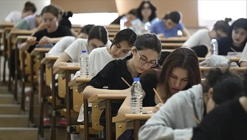 YKS 2025 Birincileri Açıklandı: Sıradışı Başarı Hikayeleri ve Detaylar