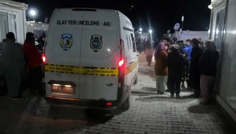 Husumet Yüzünden Çıkan Silahlı Kavga Sokakları Kan Gölüne Çeviriyor