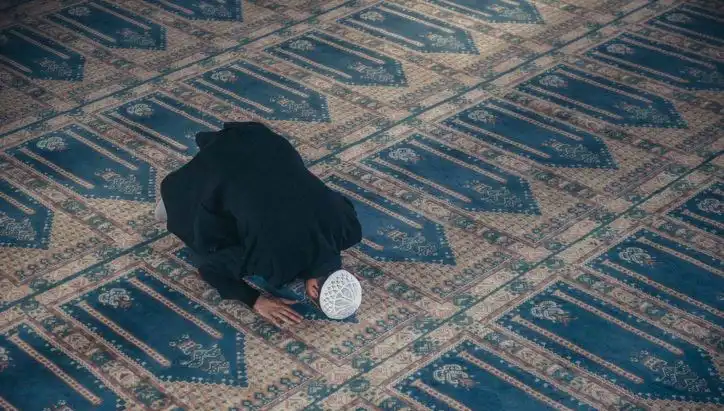 Cuma Namazı Saatleri ve Kılınması Hakkında Bilmeniz Gerekenler