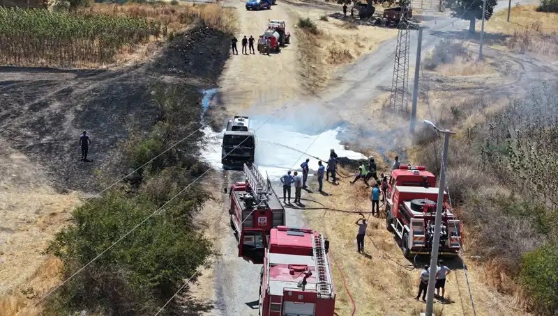 Seyir Halindeki Tanker Korkunç bir Yangınla Caddeyi Kapladı!