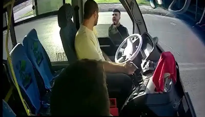 Antalya'da Otobüs Şoförünü Bıçaklayan Zanlı Gözaltına Alındı